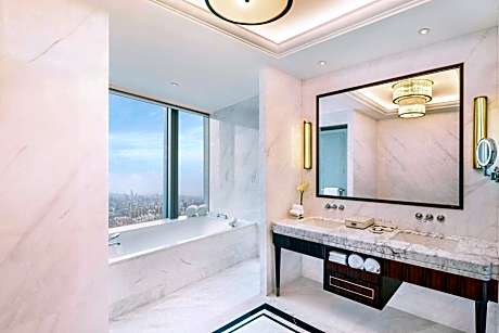 Suite, 1 Bedroom (1 King Bed)
