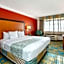 La Quinta Inn & Suites by Wyndham Sea Tac Seattle Airport