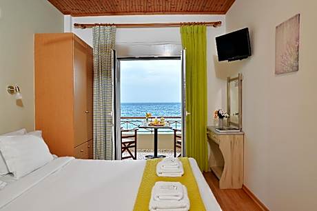 Triple Room Sea View