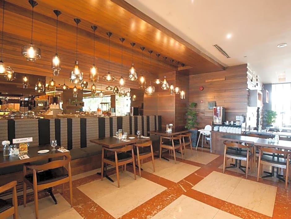 Crystal Crown Hotel, PJ