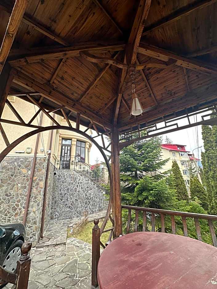 Casa Dunarea by Genco