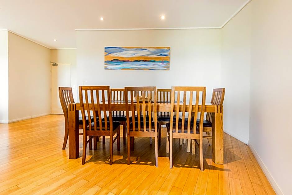 Loka Santi Penthouse 14 - Luxury Beachfront Escape with Sea View, Heated Pool, Steps from Main Beach