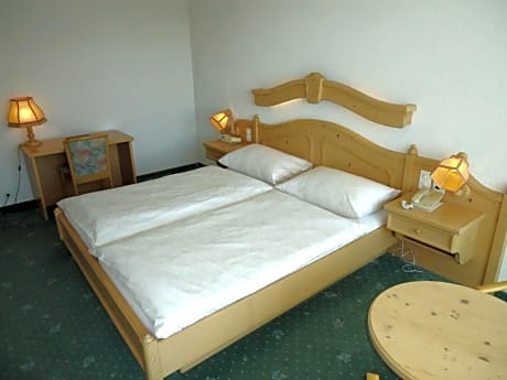 Deluxe Two-Bedroom Suite