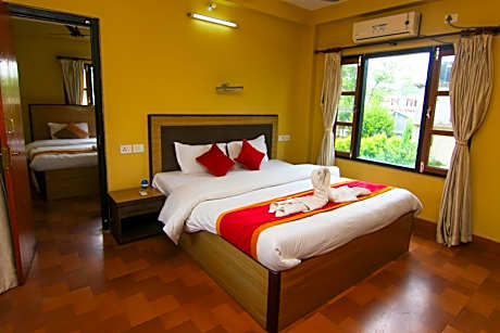Deluxe Family Room
