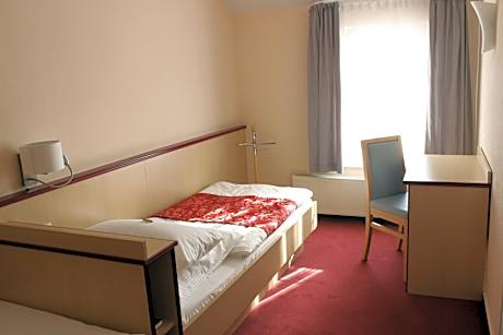 Twin Room with Bathroom