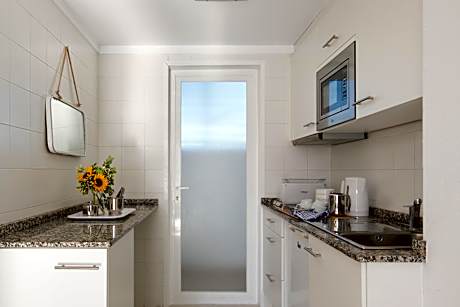 2 bedrooms family (1 or 2 adults)