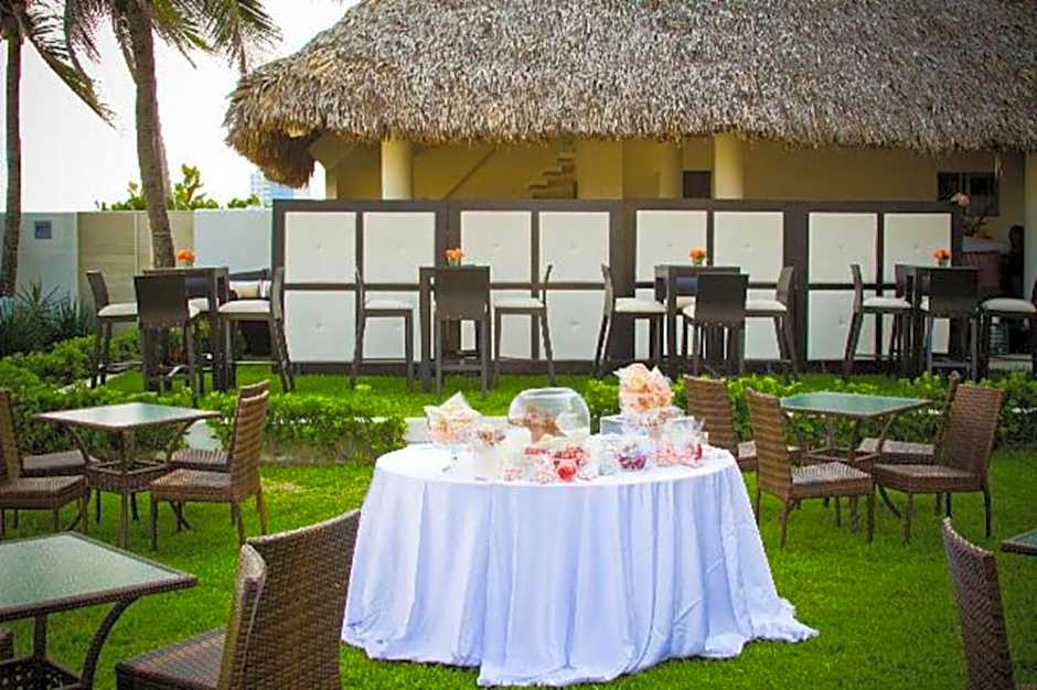 Playa Caracol Hotel & Spa