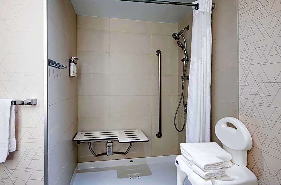 Holiday Inn Express Kamloops By IHG