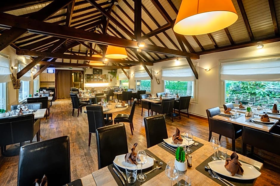 Logis Hôtel Restaurant Des Acacias Lille Neuville en Ferrain