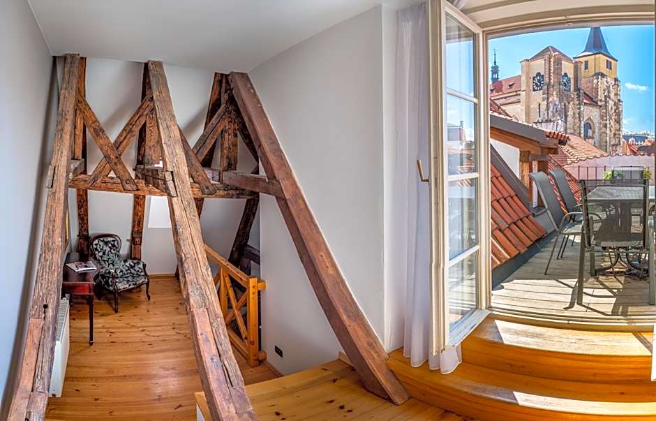 Chateau 9 Apartments by Adrez