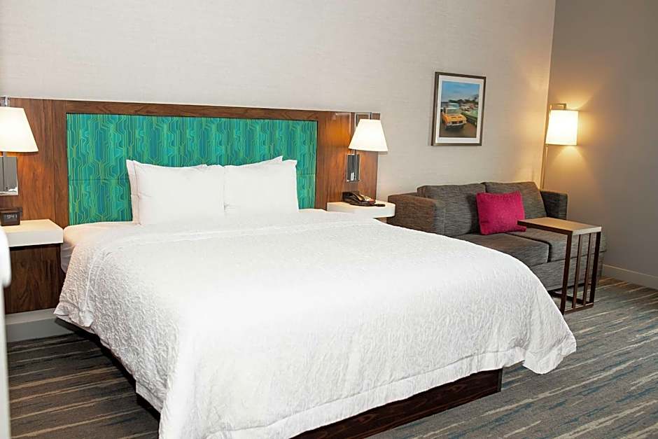 Hampton Inn By Hilton and Suites Dundee