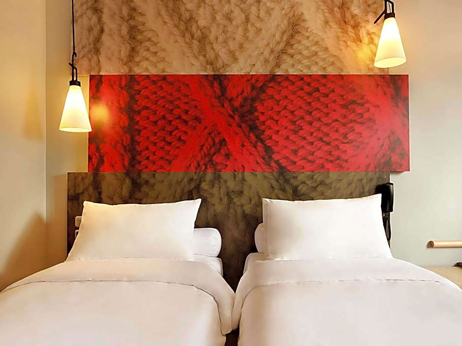 ibis Senlis