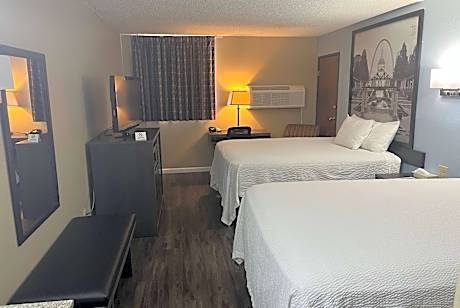 Queen Room with Two Queen Beds - Smoking