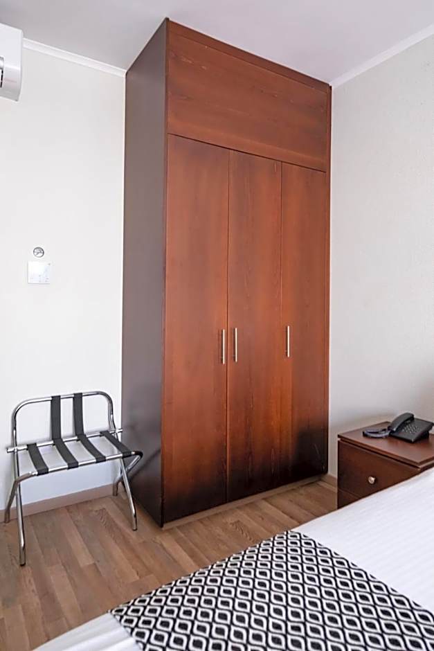 Livadhiotis City Hotel