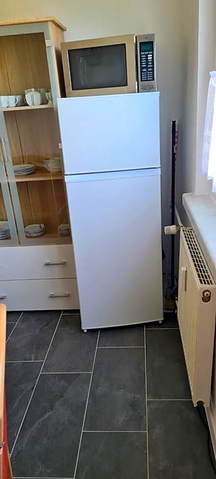 Monteur und Ferienwohnung in Magdeburg mit 3 Schlafzimmern 6 Personen BTR 174