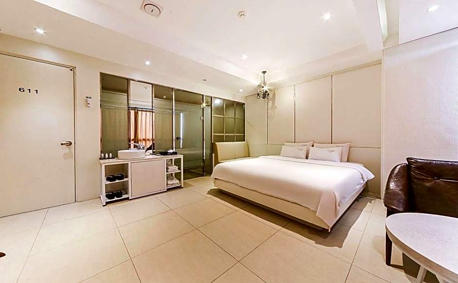 Almond Hotel Busan Station