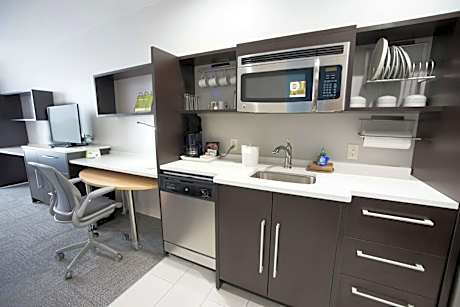 King Studio Suite - Mobility Access/Non-Smoking