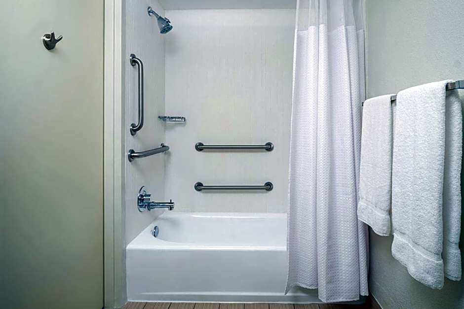 Courtyard by Marriott Naples