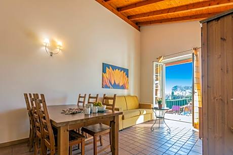One-Bedroom Apartment with Garden View