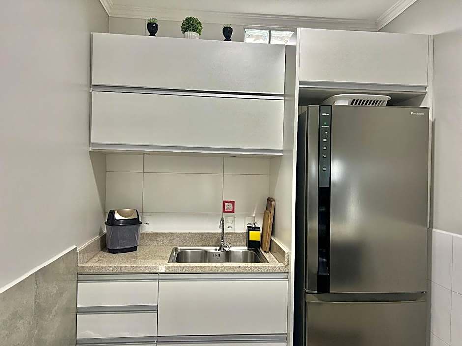 Aconchegante! Apto à 250 metros do mar! ZU01H