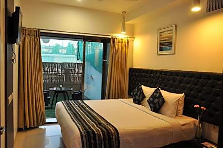 Deluxe Double Room with Terrace