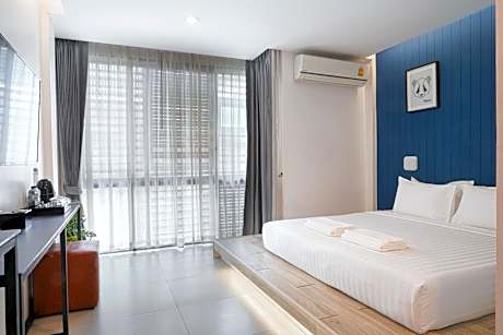 Deluxe Double or Twin Room with City View