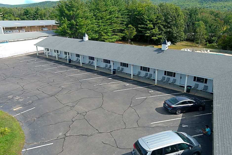 Colonial Motel
