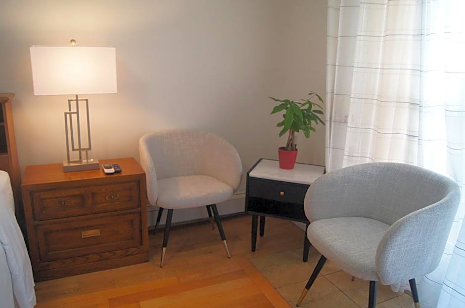 Lee's Ocean Peek B & B