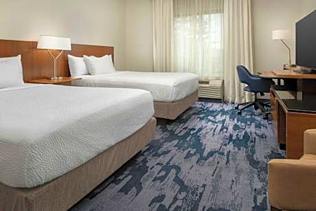 Queen Room with Two Queen Beds and Bathtub - Mobility Access/Hearing Accessible