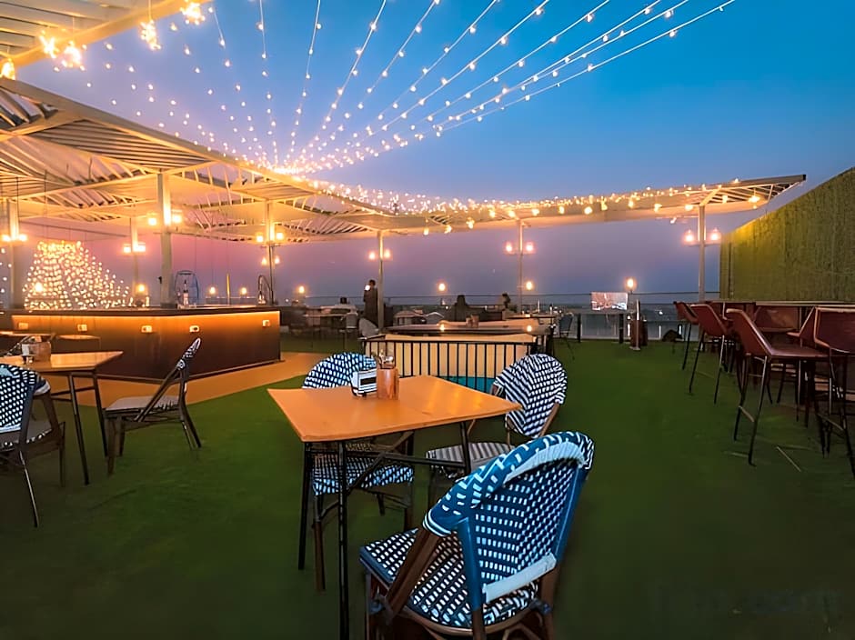 Polo Floatel Kolkata