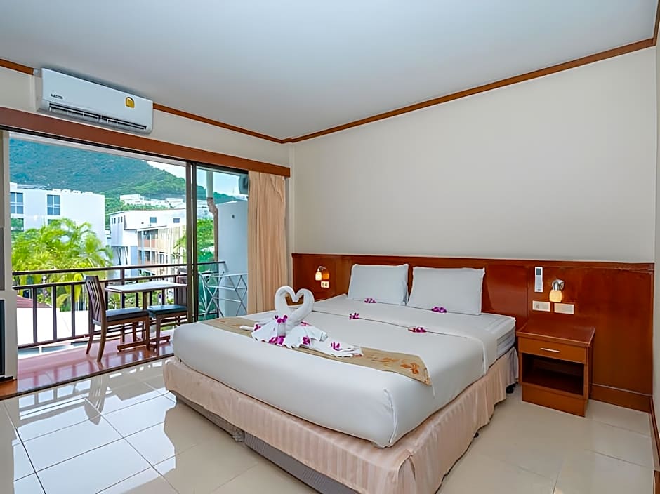 Outdoor Inn Kata Hotel