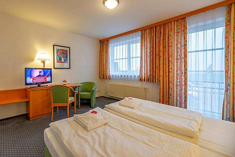 Hotel Rostock West im "Kritzmow Park"