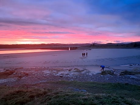 Cozy Single Room with Private External Bathroom - No Pets