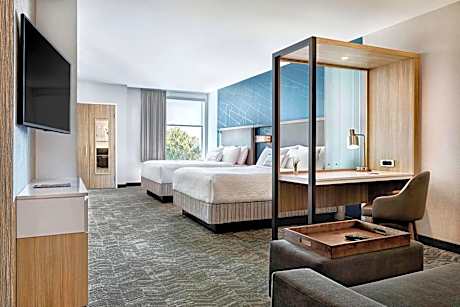 Suite with Two Queen Beds, Sofa Bed and Trundle Bed - Hearing Accessible