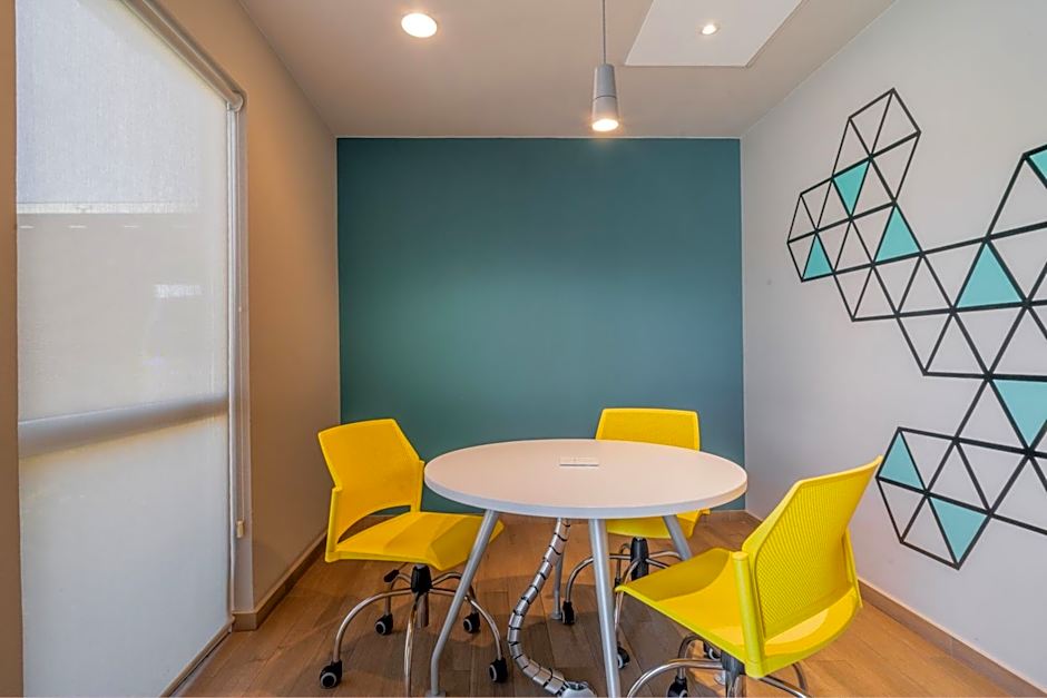 City Express Suites by Marriott Queretaro