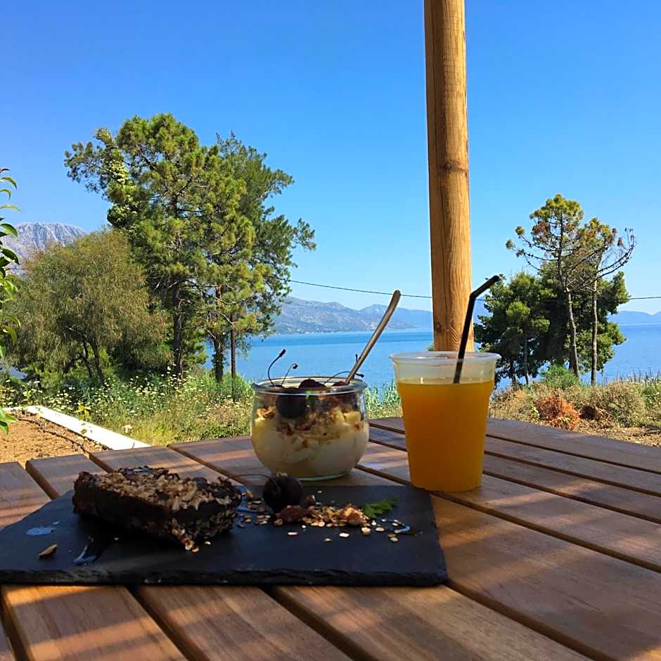 ARION SEASIDE SUITES