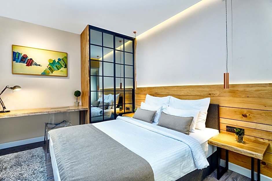 One Luxury Suites