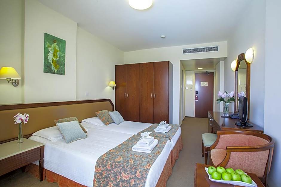 Aquamare Beach Hotel & Spa