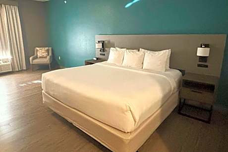 King Room - Accessible/Non-Smoking