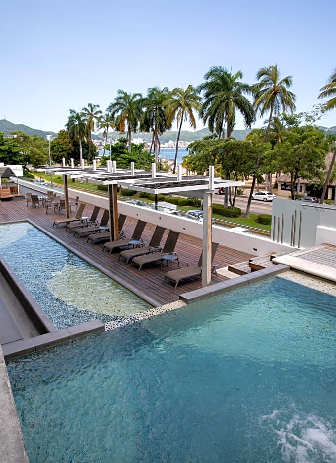 Ramada by Wyndham Acapulco Hotel & Suites