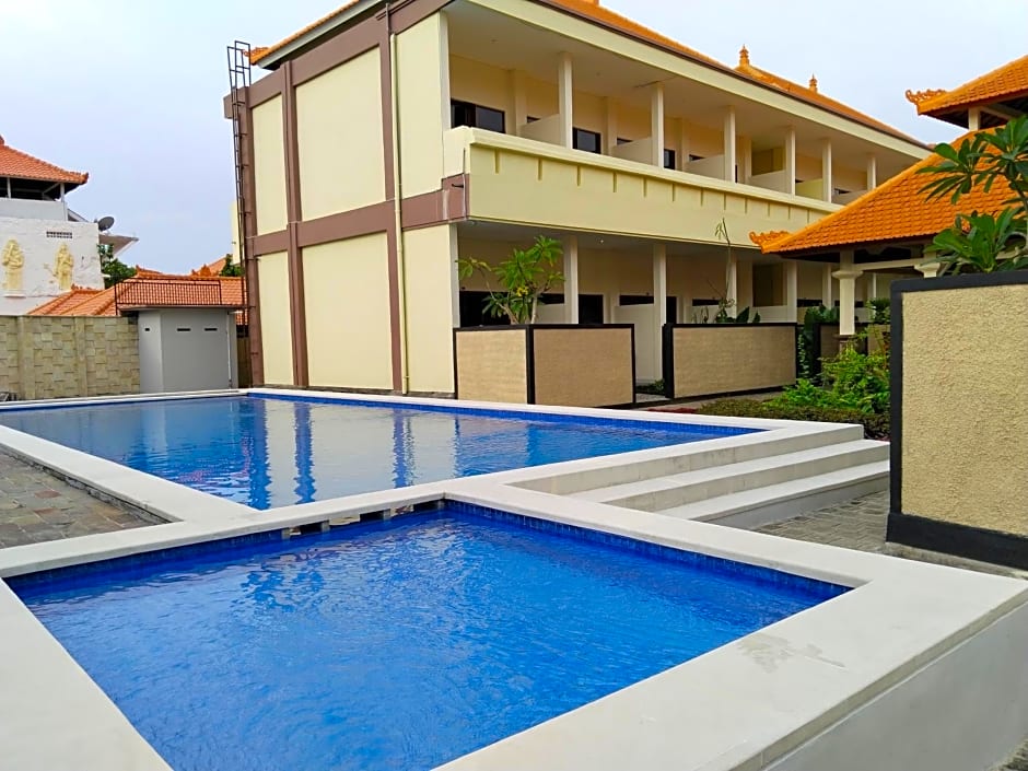 THE LAVIANA HOTEL