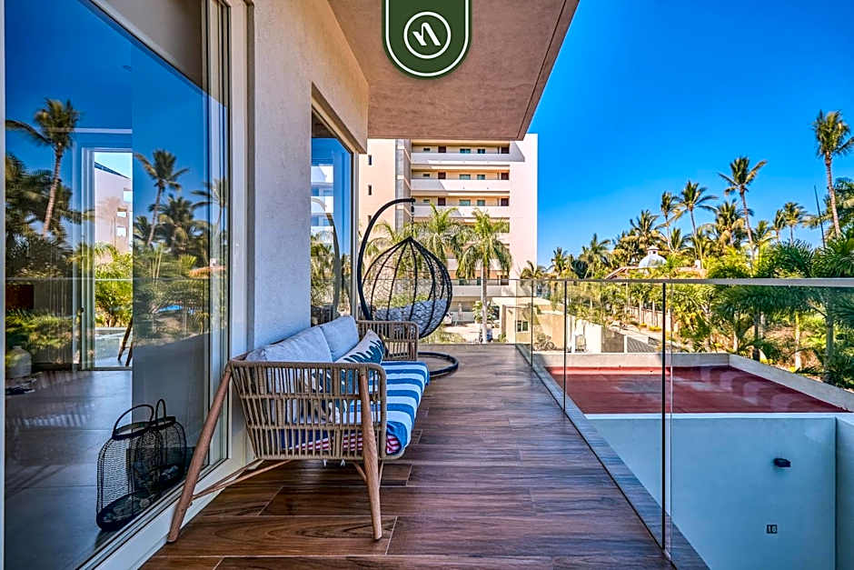 2BR Condo with Rooftop Pool - Private Terrace