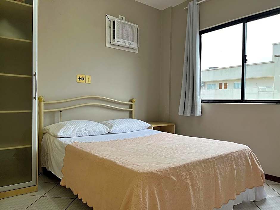 B070 - Apto 2 quartos para 6 pessoas em Bombinhas