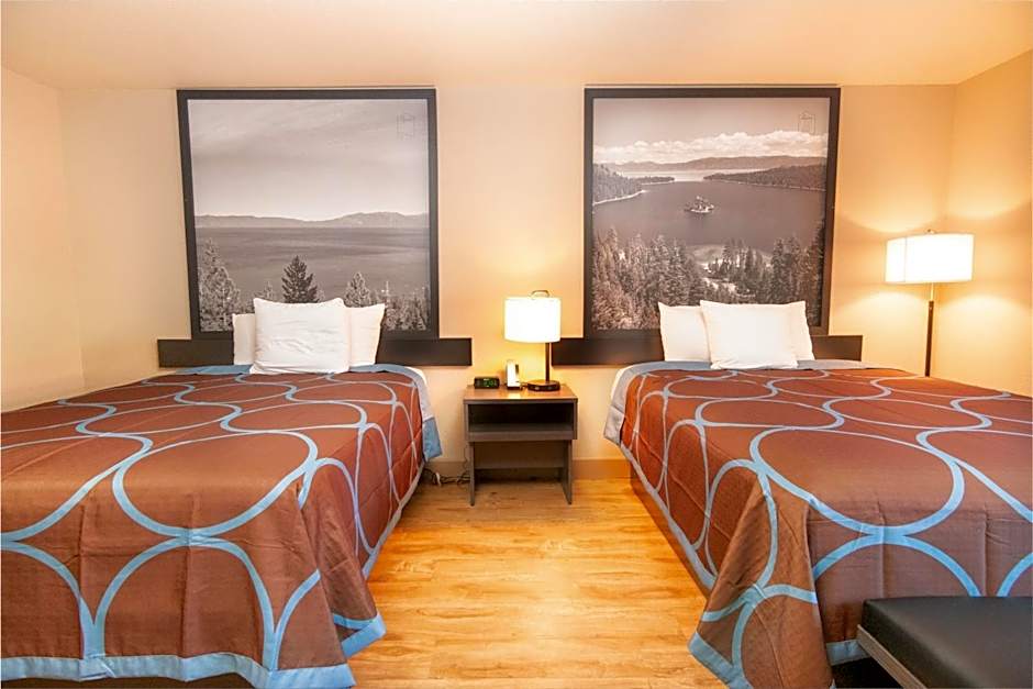 Super 8 by Wyndham Fallon