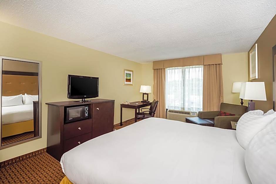 Holiday Inn Express Hotel & Suites-North East By IHG