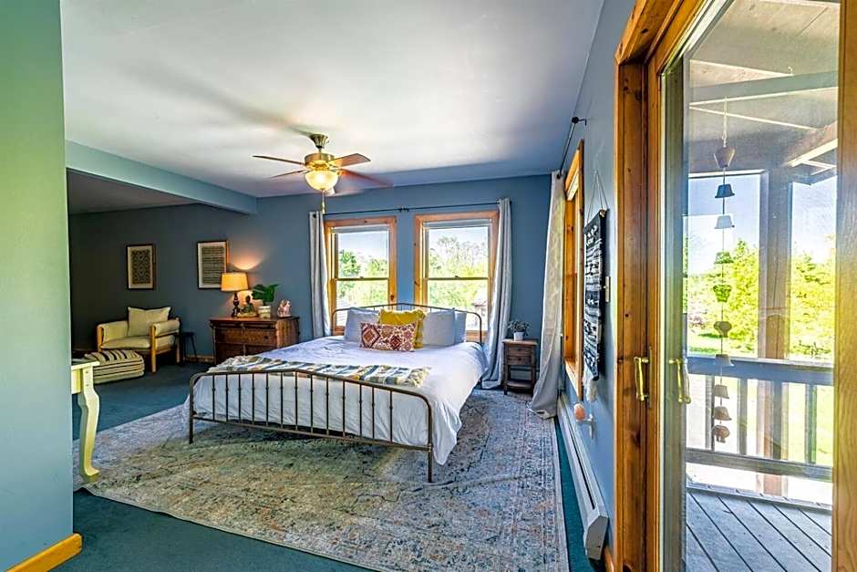 Point Au Roche Lodge
