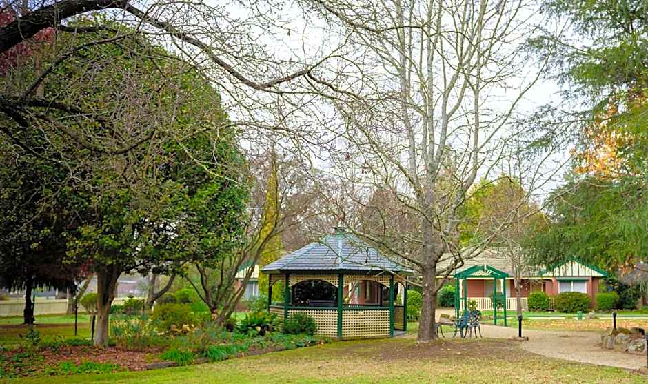 The Birch House - Silver Birches Accommodation Bright