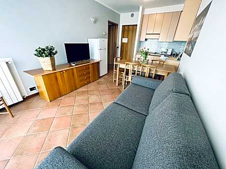 Apartment with Garden View