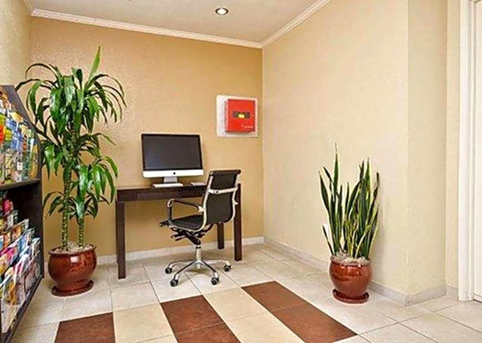 Econo Lodge & Suites El Cajon San Diego East – El Cajon, CA