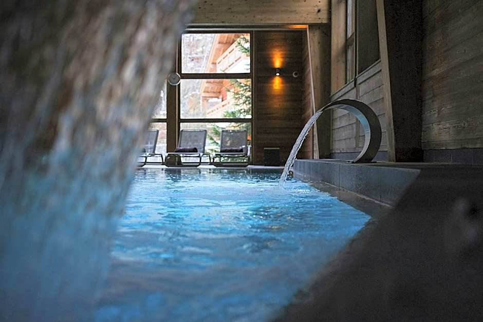 Au Coeur Du Village Hotel